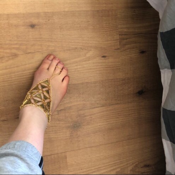 Triangle Boho Gold Anklet - Picture 4 of 4